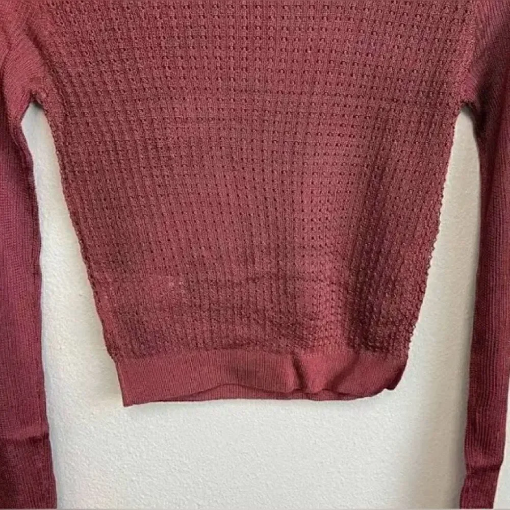🛍️Free People H2O Crew pullover Top in Row garnet size: Medium 🎉Long sleeve ✨